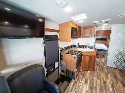 2017 Winnebago Vista photo 9