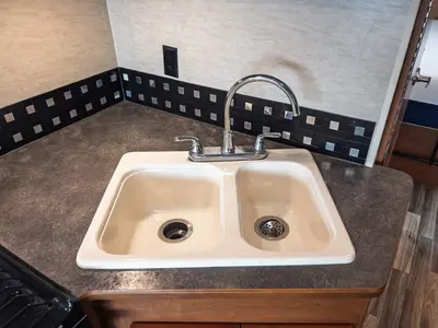 2017 Winnebago Vista photo 12