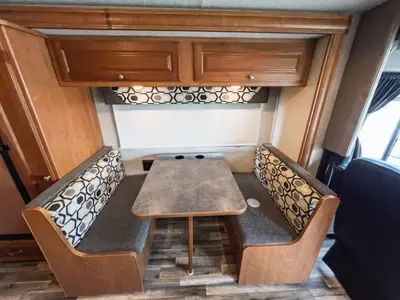 2017 Winnebago Vista photo 8
