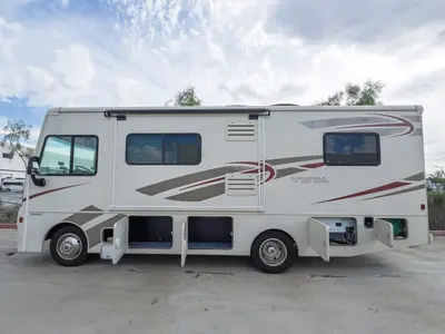 2017 Winnebago Vista photo 24