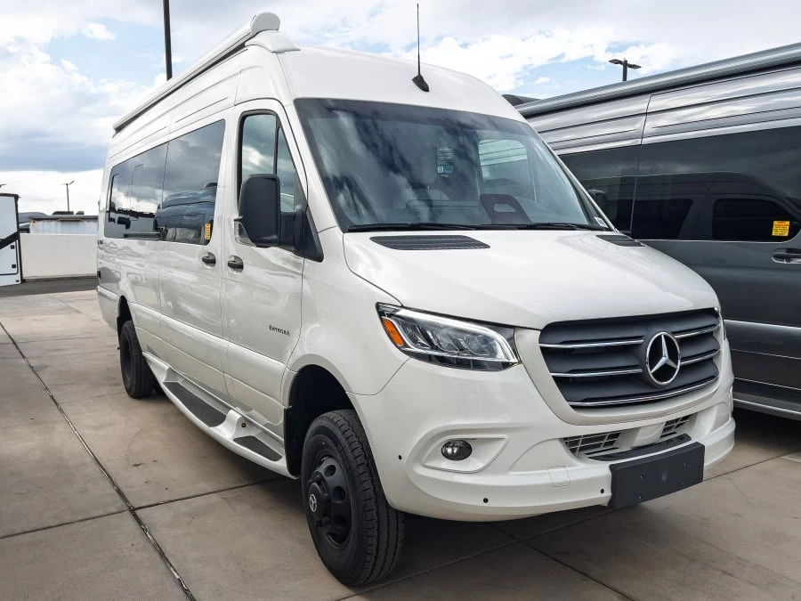 2027 Entegra Coach Insignia exterior