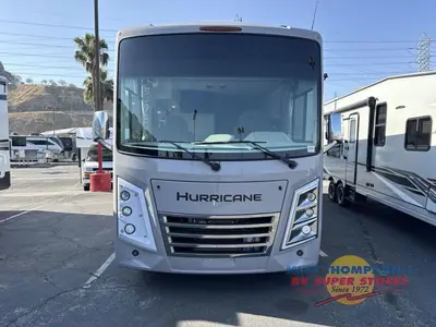 2026 Thor Motor Coach Hurricane photo 3