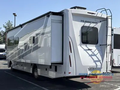 2026 Thor Motor Coach Hurricane photo 12