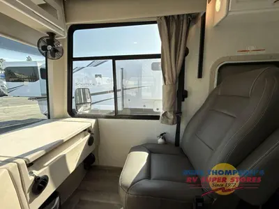 2026 Thor Motor Coach Hurricane photo 20