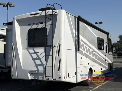 2026 Thor Motor Coach Hurricane photo 14