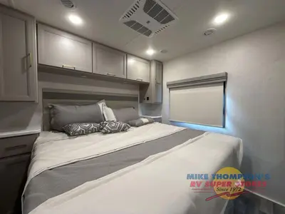 2026 Thor Motor Coach Hurricane photo 38