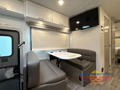 2026 Thor Motor Coach Hurricane photo 27