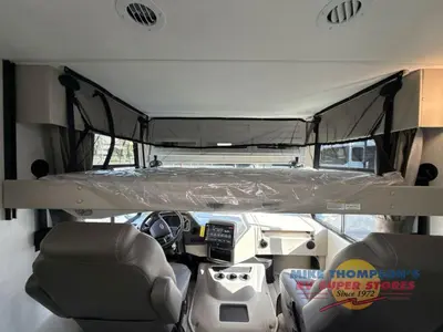 2026 Thor Motor Coach Hurricane photo 21