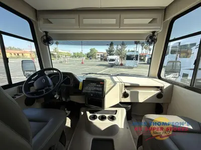 2026 Thor Motor Coach Hurricane photo 18