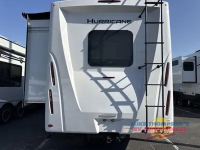 2026 Thor Motor Coach Hurricane photo 7