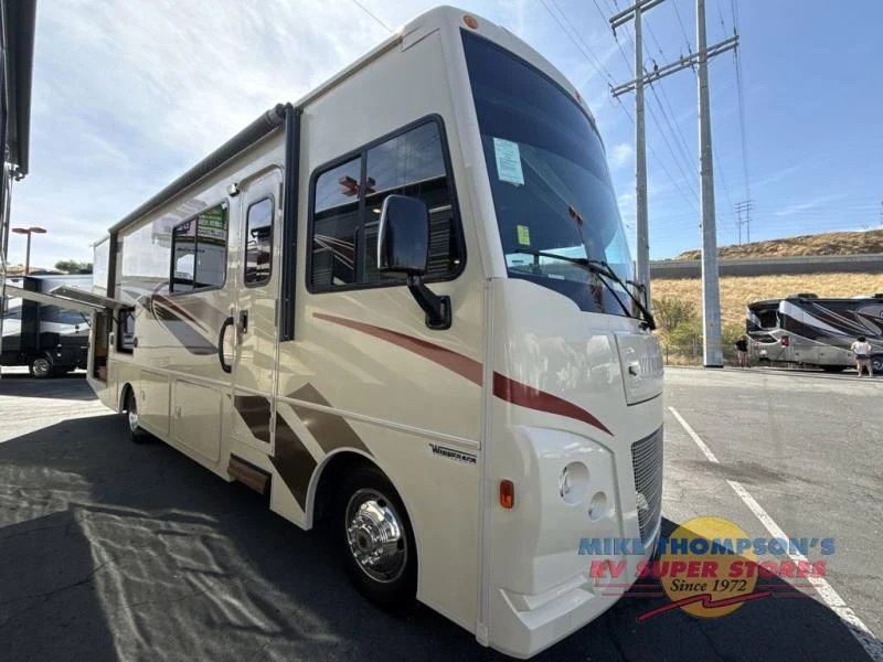 2017 Winnebago Vista exterior