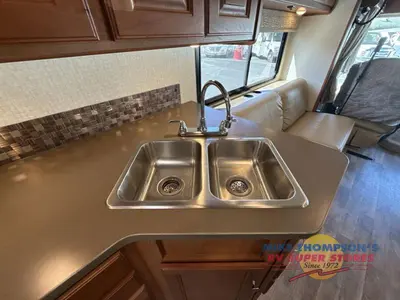 2017 Winnebago Vista photo 36