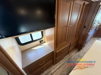 2017 Winnebago Vista photo 43