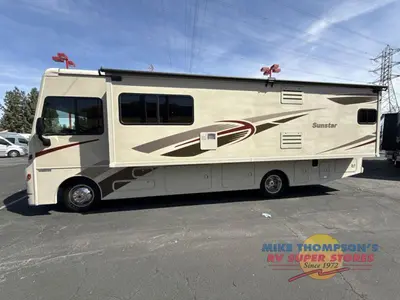 2017 Winnebago Vista photo 12