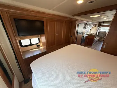 2017 Winnebago Vista photo 41