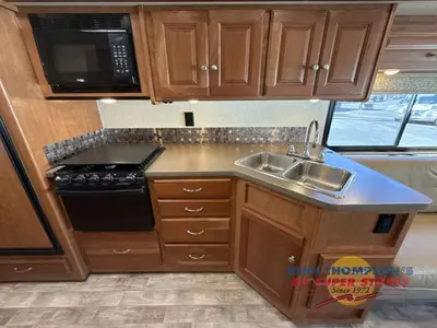 2017 Winnebago Vista photo 32