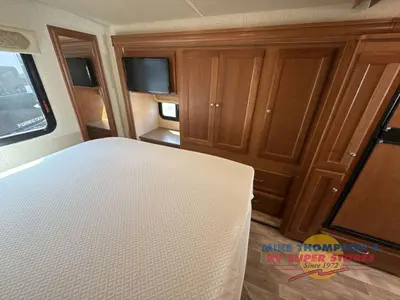 2017 Winnebago Vista photo 40