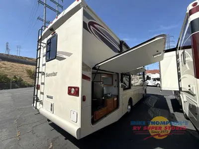 2017 Winnebago Vista photo 15