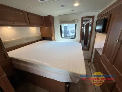 2017 Winnebago Vista photo 39