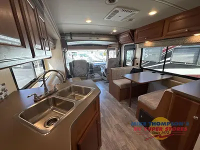 2017 Winnebago Vista photo 47