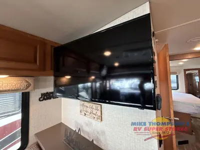 2017 Winnebago Vista photo 28