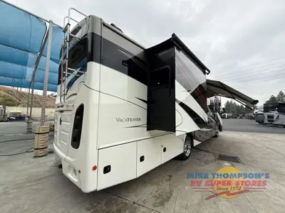 2018 Holiday Rambler Vacationer photo 6
