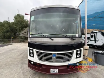2018 Holiday Rambler Vacationer photo 2