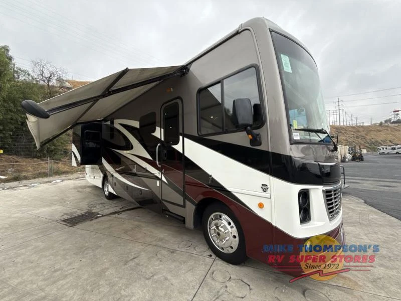 2018 Holiday Rambler Vacationer exterior