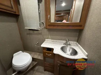 2018 Holiday Rambler Vacationer photo 36