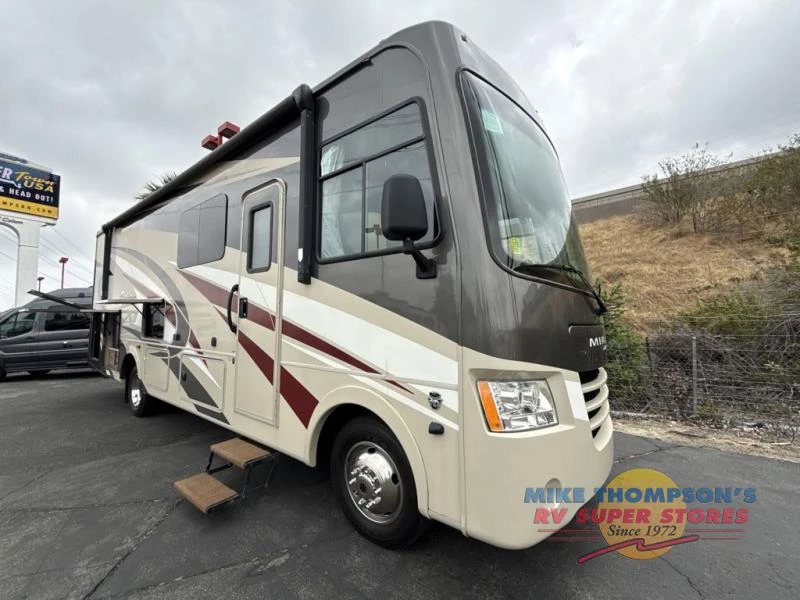 2020 Coachmen RV Mirada exterior