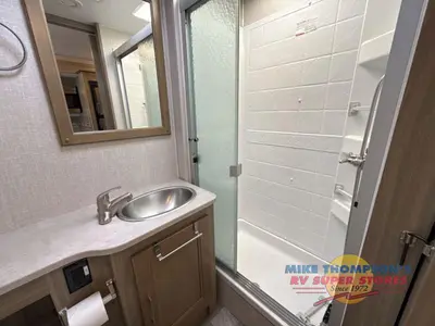 2020 Coachmen RV Mirada photo 33