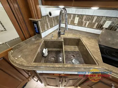 2017 Tiffin Motorhomes Allegro Bus photo 28