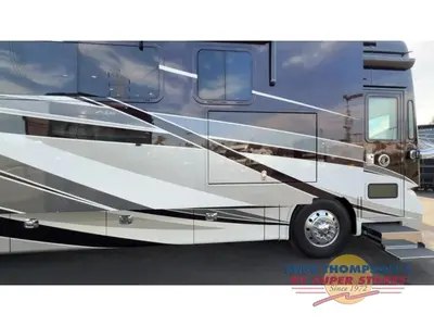 2017 Tiffin Motorhomes Allegro Bus photo 9