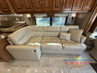 2017 Tiffin Motorhomes Allegro Bus photo 21