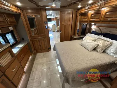 2017 Tiffin Motorhomes Allegro Bus photo 24