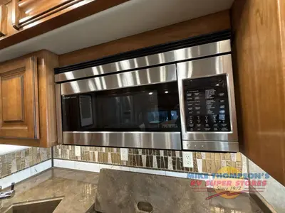 2017 Tiffin Motorhomes Allegro Bus photo 30