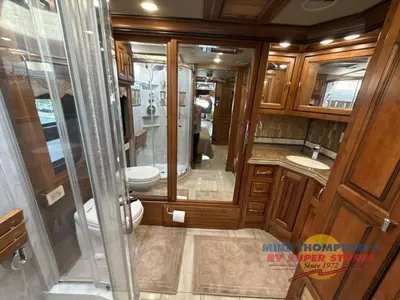 2017 Tiffin Motorhomes Allegro Bus photo 23