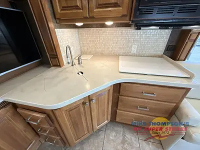 2015 Tiffin Motorhomes Allegro Breeze photo 42