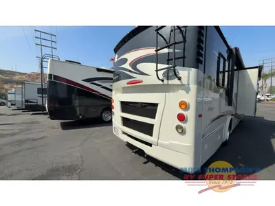 2015 Tiffin Motorhomes Allegro Breeze photo 9