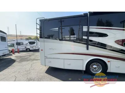 2015 Tiffin Motorhomes Allegro Breeze photo 2