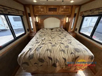 2015 Tiffin Motorhomes Allegro Breeze photo 34