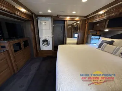 2014 Fleetwood RV Discovery photo 38