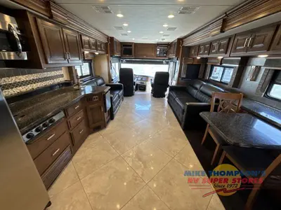 2014 Fleetwood RV Discovery photo 30