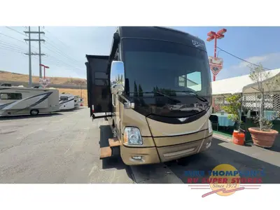 2014 Fleetwood RV Discovery photo 5