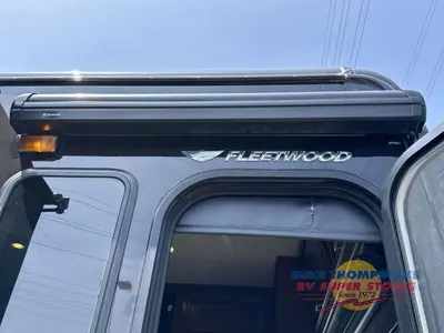 2014 Fleetwood RV Discovery photo 50