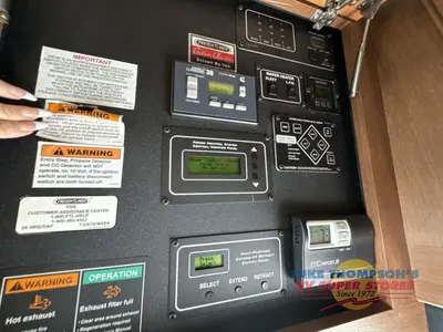 2014 Fleetwood RV Discovery photo 47