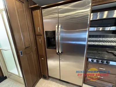 2014 Fleetwood RV Discovery photo 34