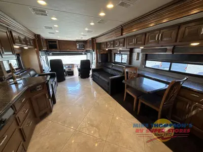 2014 Fleetwood RV Discovery photo 46