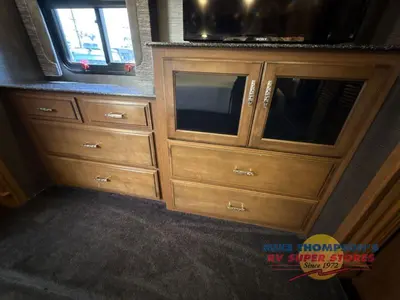 2014 Fleetwood RV Discovery photo 41