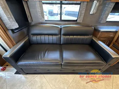 2014 Fleetwood RV Discovery photo 24